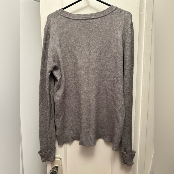 WOMEN’S  PINK CLOVER SWEATER - Picture 2 of 3